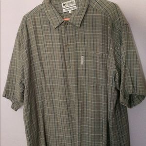 Columbia light weight shirt